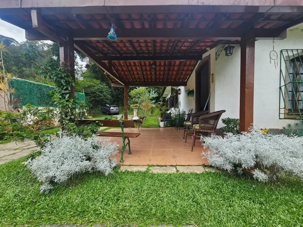 Imagem Casa para Venda em Teresópolis / RJ no bairro Ermitage