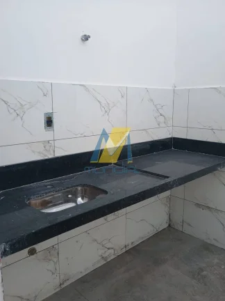 Imagem Casa térrea com suíte e quintal, localização privilegiada no ABC