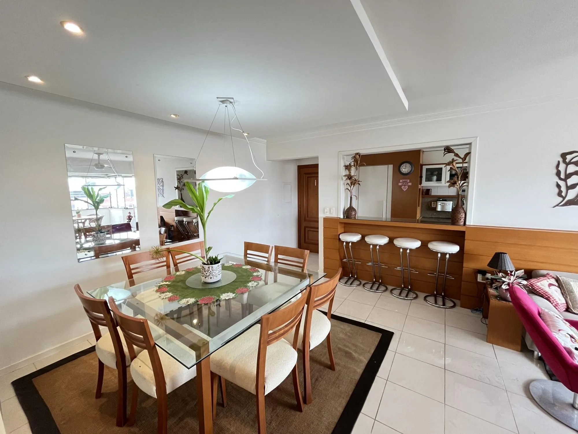 Imagem Apartamento de três dormitórios, suíte e uma vaga de garagem no bairro Santana