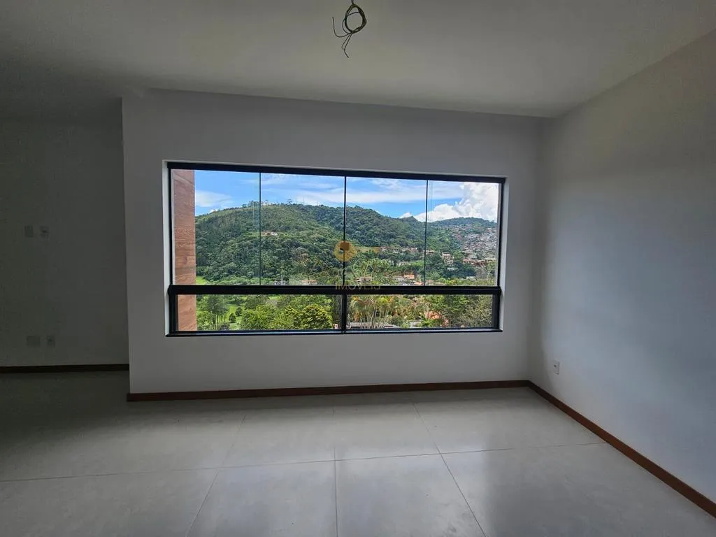 Imagem Casa em Condomínio para Venda em Teresópolis / RJ no bairro Golfe