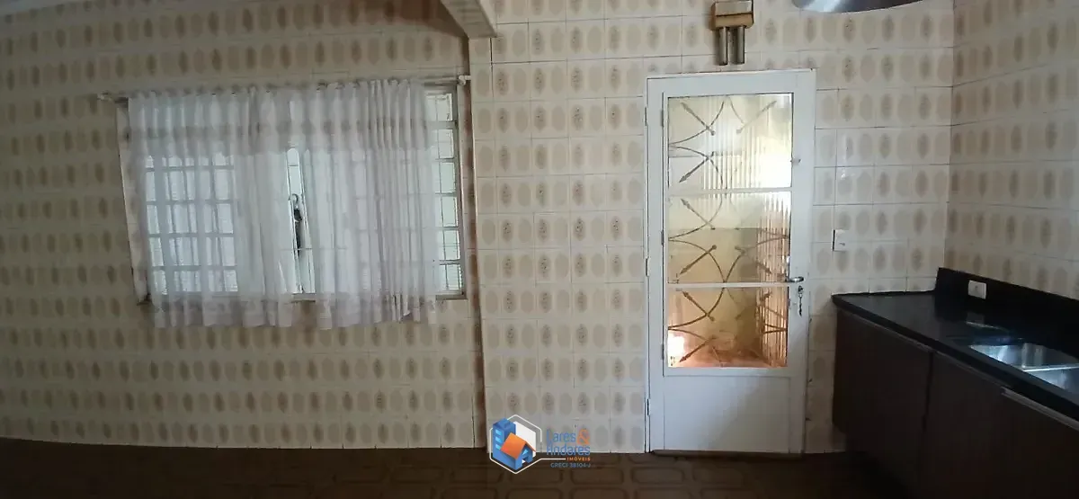 Imagem Casa de vila para venda em Vila Romano com 4 quartos, sendo 1 suíte, 190m²