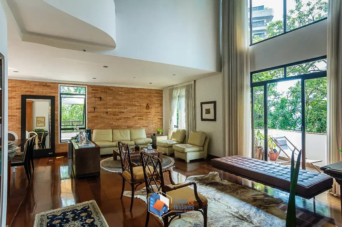Foto do imóvel Duplex para venda em Vila Suzana com 4 quartos, sendo 2 suítes, 308m² em Rua David Gebara