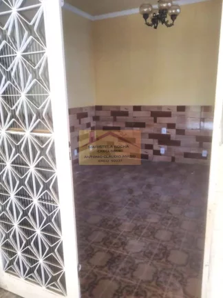 Imagem Oportunidade em Realengo: Casa Espaçosa na Rua Doze!