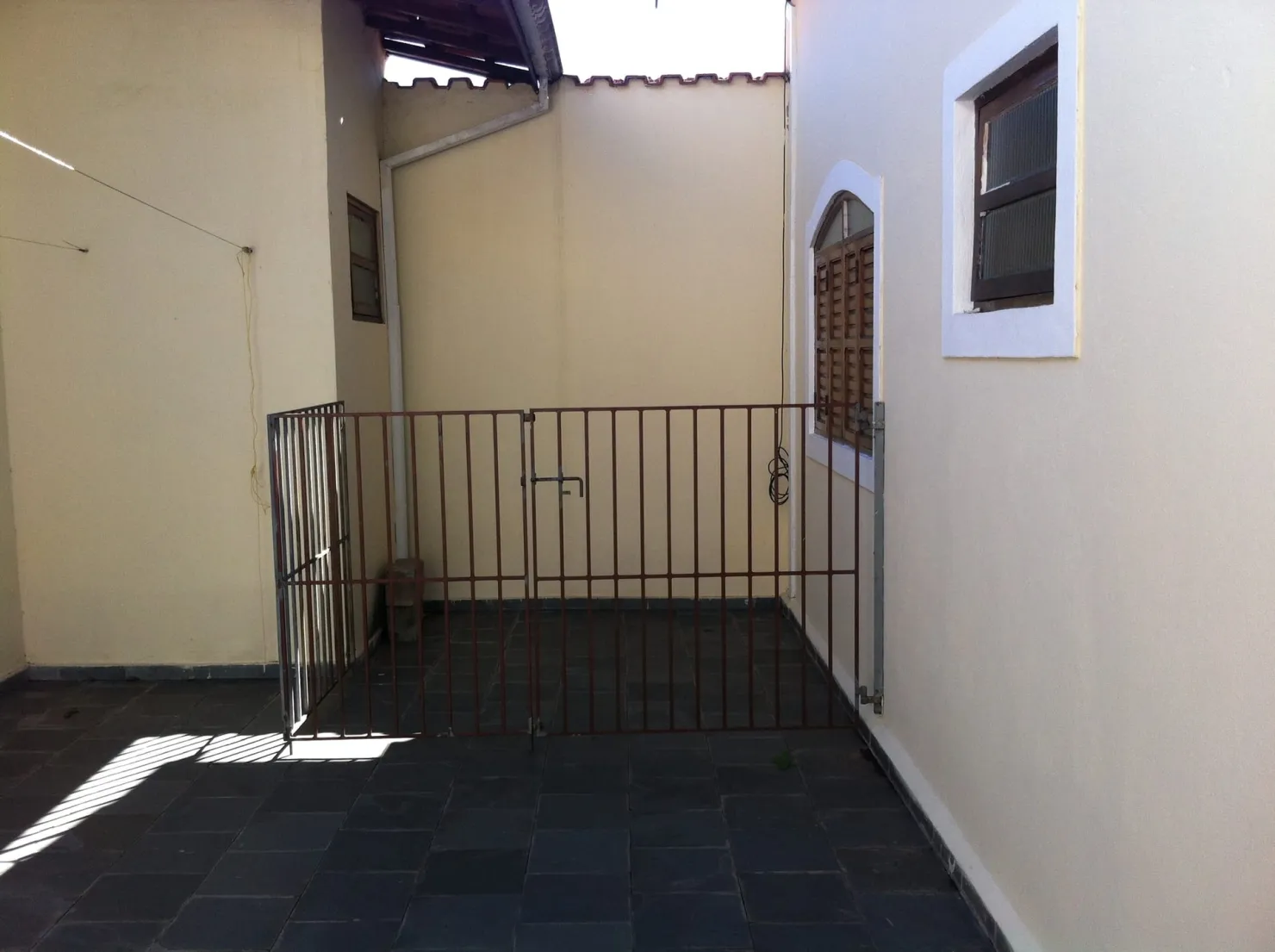 Imagem Casa à venda 3 Quartos, 1 Suite, 3 Vagas, 300M², Vila Rica, Pindamonhangaba - SP
