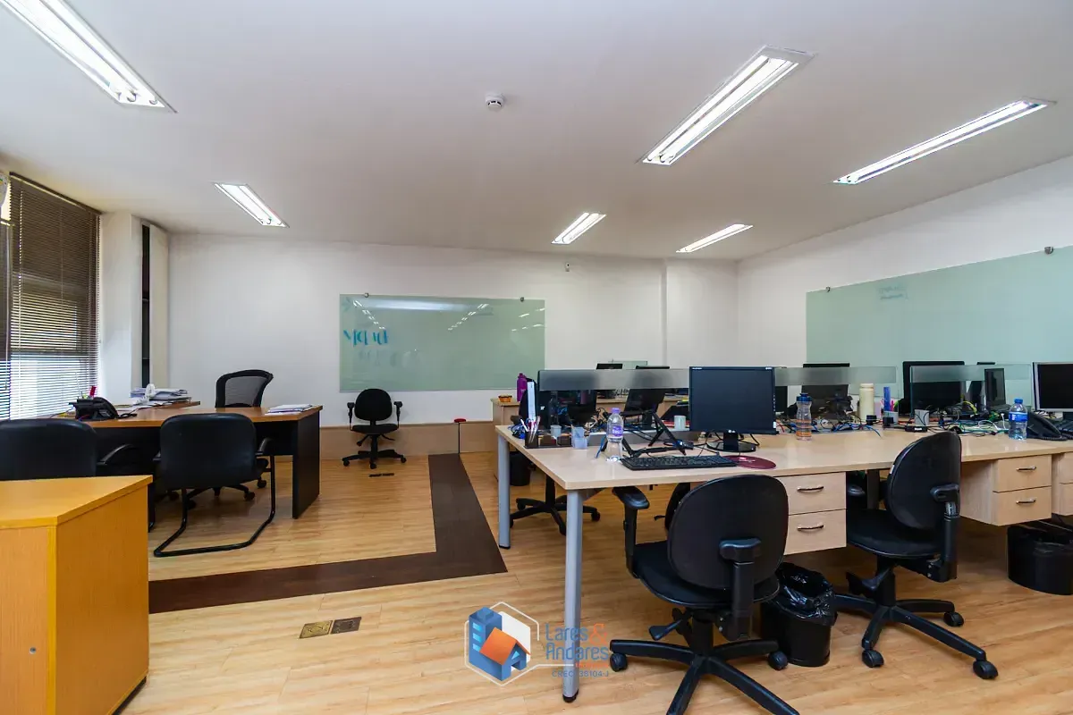Imagem Conjunto comercial para venda em Centro, 378m²