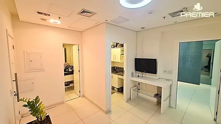 Imagem LINDA SALA COMERCIAL COMPLETA A VENDA NO CONDOMÍNIO GOLDEN OFFICE - CHÁCARA URBANA NO CENTRO JUNDIAÍ