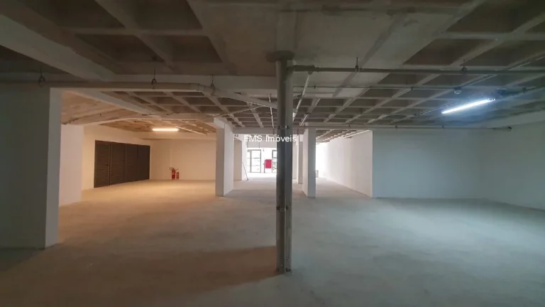 Imagem Loja comercial para locação em São Paulo-SP, Campo Belo: 4 banheiros, 5 vagas, 390m² de área!