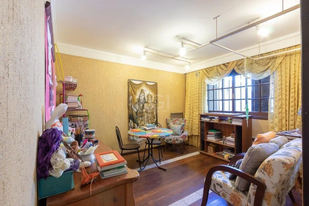 Imagem Casa para Venda - 308.25m², 3 dormitórios, sendo 1 suites, 5 vagas - Cristal