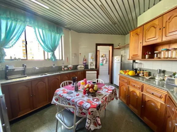 Imagem Apartamento com 3 Quartos à Venda, 260 m² em Nazaré - Belém
