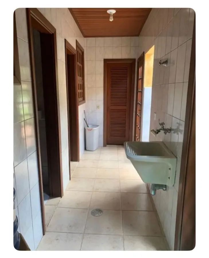 Imagem Casa na Praia para Venda em São Sebastião, Camburiznho, 3 dormitórios, 3 suítes, 4 banheiros, 3 vagas