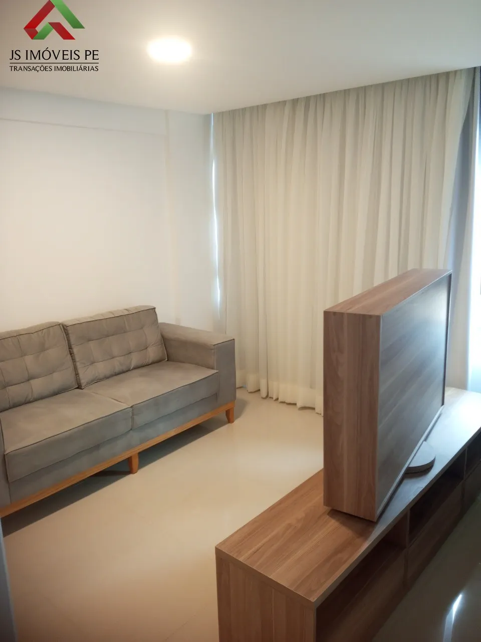 Imagem Imperdível! Apartamento Mobiliado para locação em Piedade, Jaboatão dos Guararapes-PE: 1 quarto, 2 salas, 1 banheiro, 1 vaga de garagem.