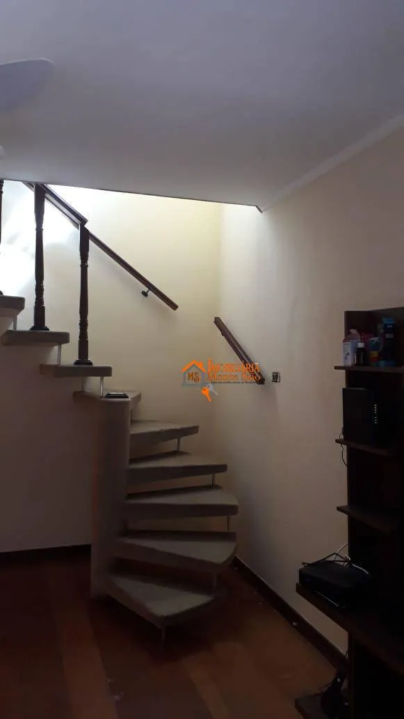 Imagem Sobrado com 3 dormitórios à venda, 200 m² por R$ 740.000,00 - Parque Continental - Guarulhos/SP