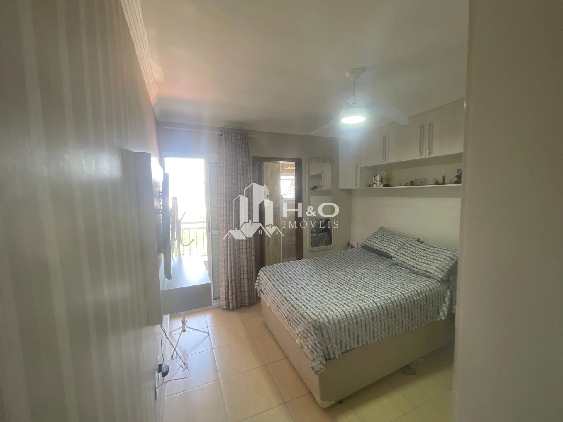 Imagem Excelente sobrado com 158m, 3 suítes, ótimo preço e muito espaço interno!
