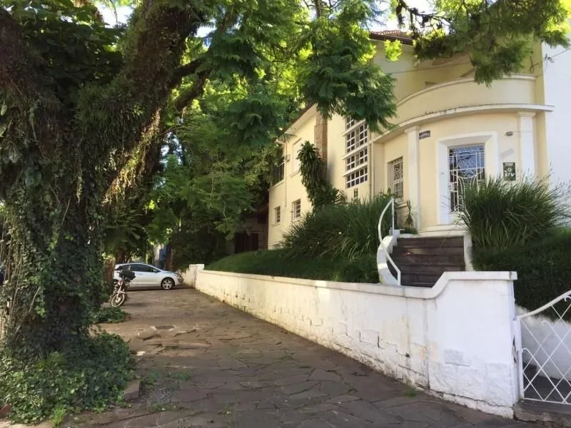 Imagem Casa para Venda - 485m², 5 dormitórios, sendo 1 suites, 1 vaga - Petrópolis