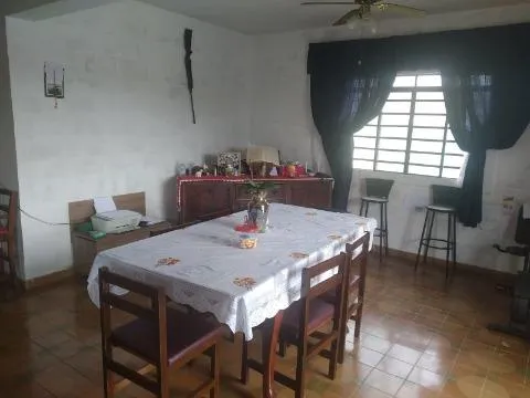 Imagem VENDA DE CHÁCARA NO ITAPETI, EM SANTA ISABEL/SP, 3.000m² com quarto, suíte, hidro, piscina, churrasqueira, forno a lenha, pomar e 8 vagas CONSULTE-NOS