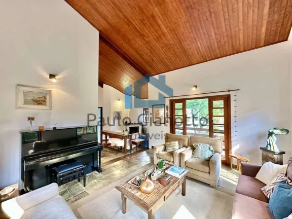 Imagem Linda casa à venda em condomínio na Graja Viana