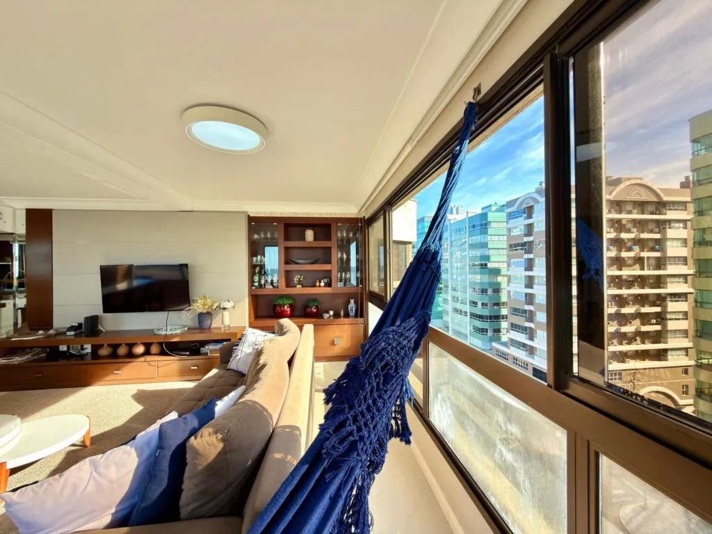 Imagem Apartamento 4Dormitórios dependência - Bairro Navegantes