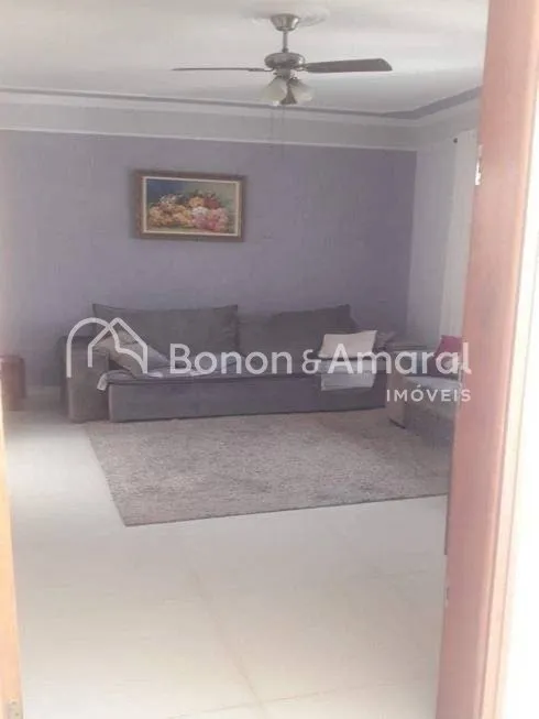 Imagem Casa em condomínio com 217 m² e 3 quartos