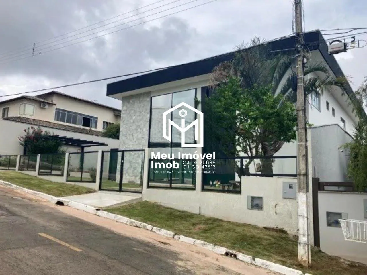 Imagem SHA Conjunto 6 Arniqueiras Res Village 5 Quartos 767 m²