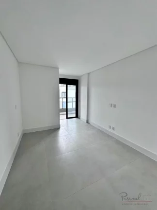 Imagem Apartamento exclusivo à beira-mar, localizado no prestigiado bairro João Paulo, em Florianópolis....