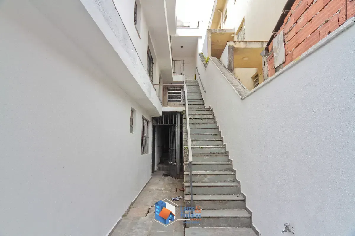 Imagem Sobrado para venda em Parque São Domingos com 4 quartos, sendo 1 suíte, 310m²