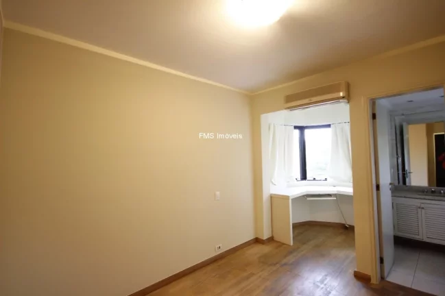 Imagem Apartamento à venda ou locação na Vila Nova Conceição, com 2 suítes, 2 vagas.