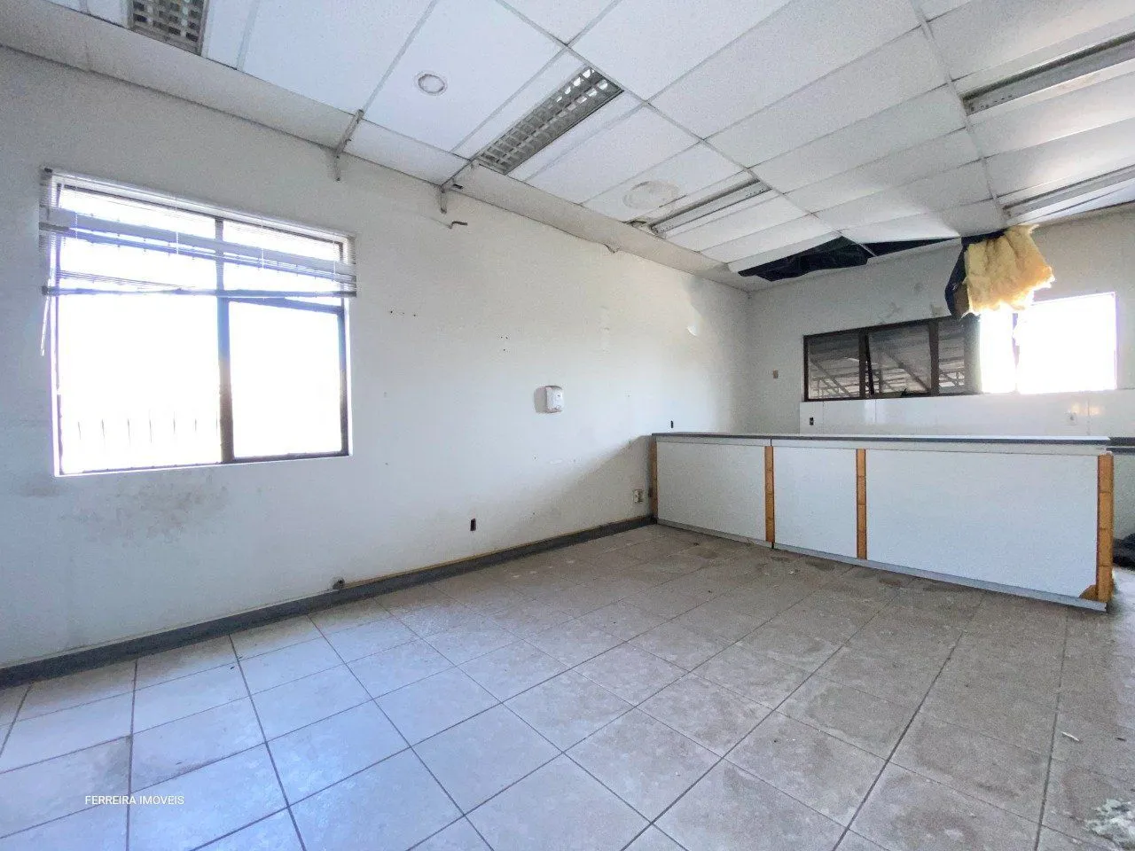 Imagem Predio para Venda - 2297m², 0 dormitórios, 20 vagas - Floresta