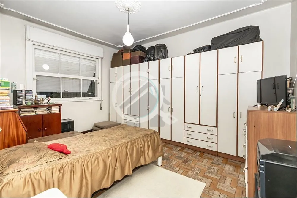 Imagem Este apartamento de 113 m² de área privativa oferece uma residência espaçosa e aconchegante no c...
