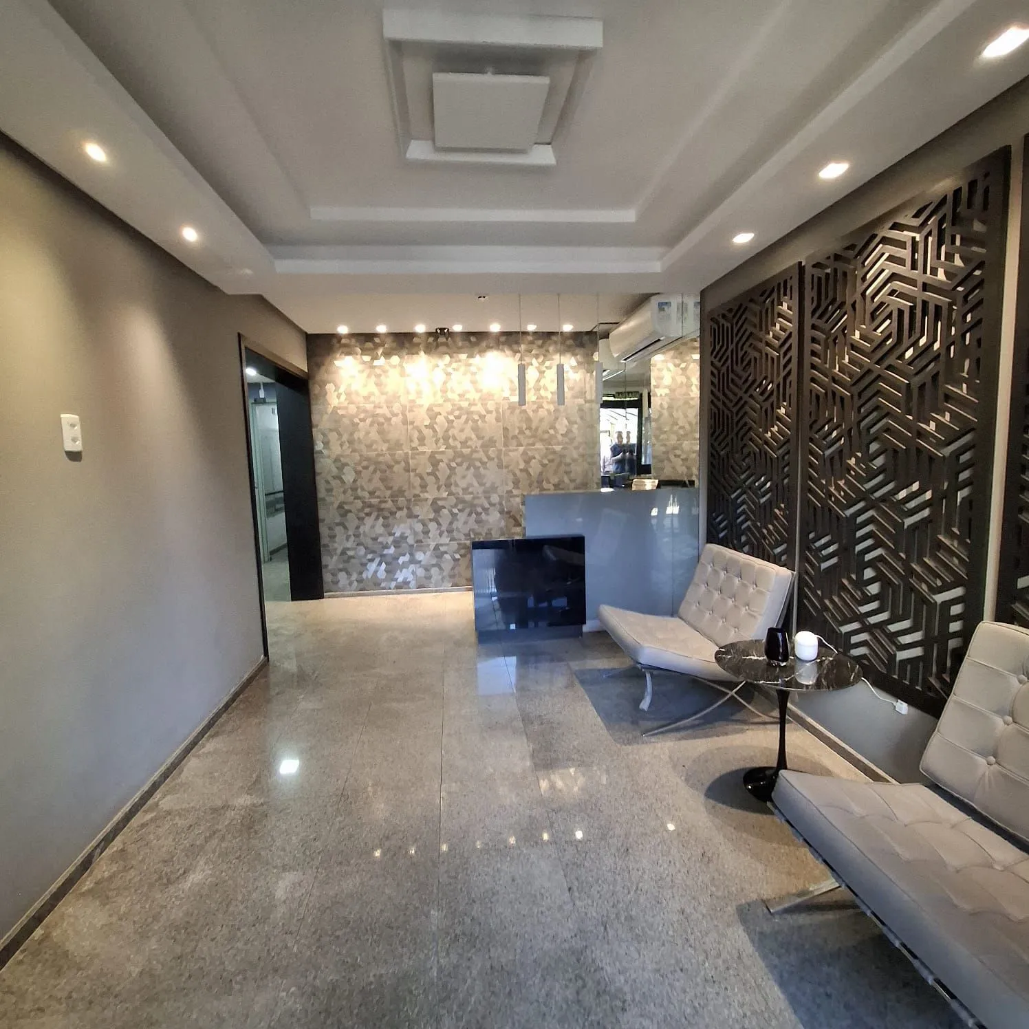 Imagem Sala Comercial com vaga para um carro escriturada