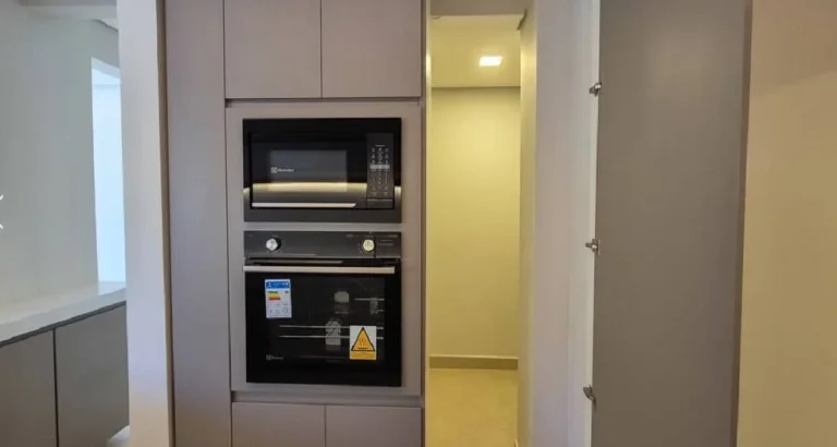Imagem ÁTIMA ÁREA PRIVATIVA, REFORMADA COM 04 QUARTOS, 04 VAGAS NO SANTO ANTÔNIO!!