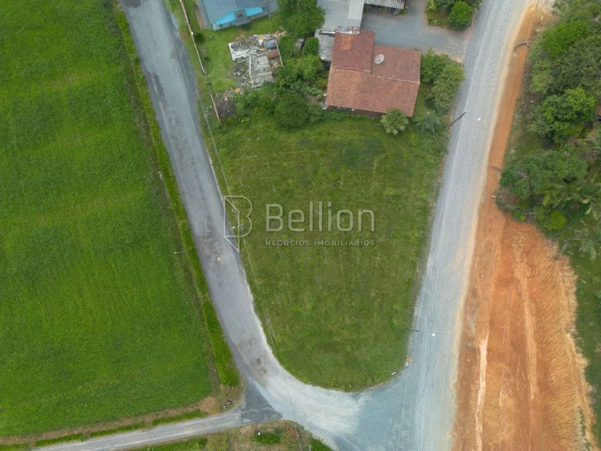 Imagem Terreno promissor para investidores ou para construir a casa dos seus sonhos, esperando por você!