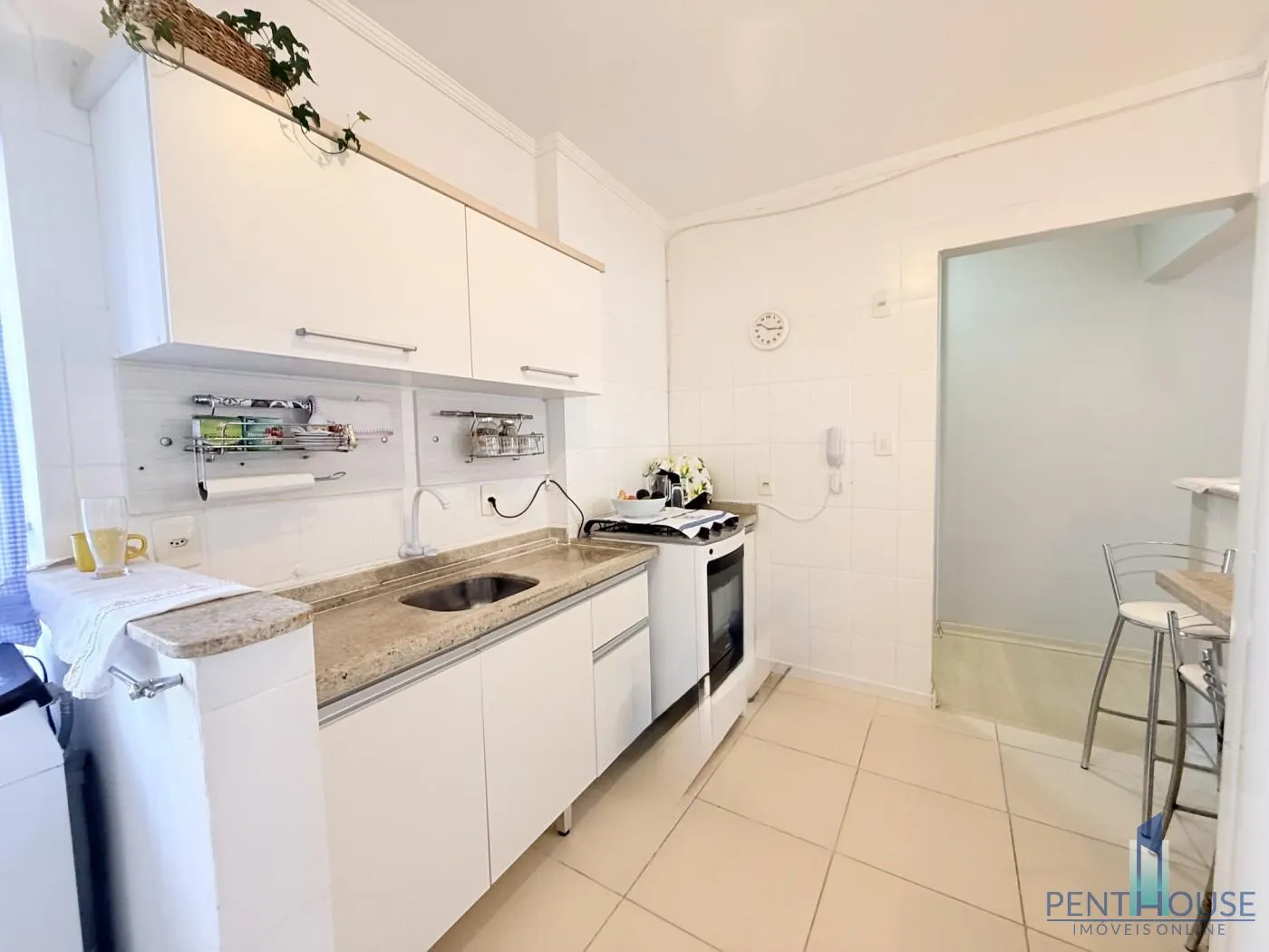 Imagem Apartamento Zona Central para Venda em Balneário Camboriú, CENTRO, 2 dormitórios, 1 suíte, 2 banheiros, 1 vaga