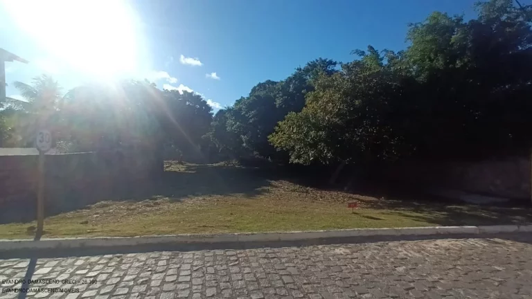 Imagem Terreno em Condomínio de Luxo em Catu de Abrantes, Camaçari-BA 700m² de pura sofisticação!