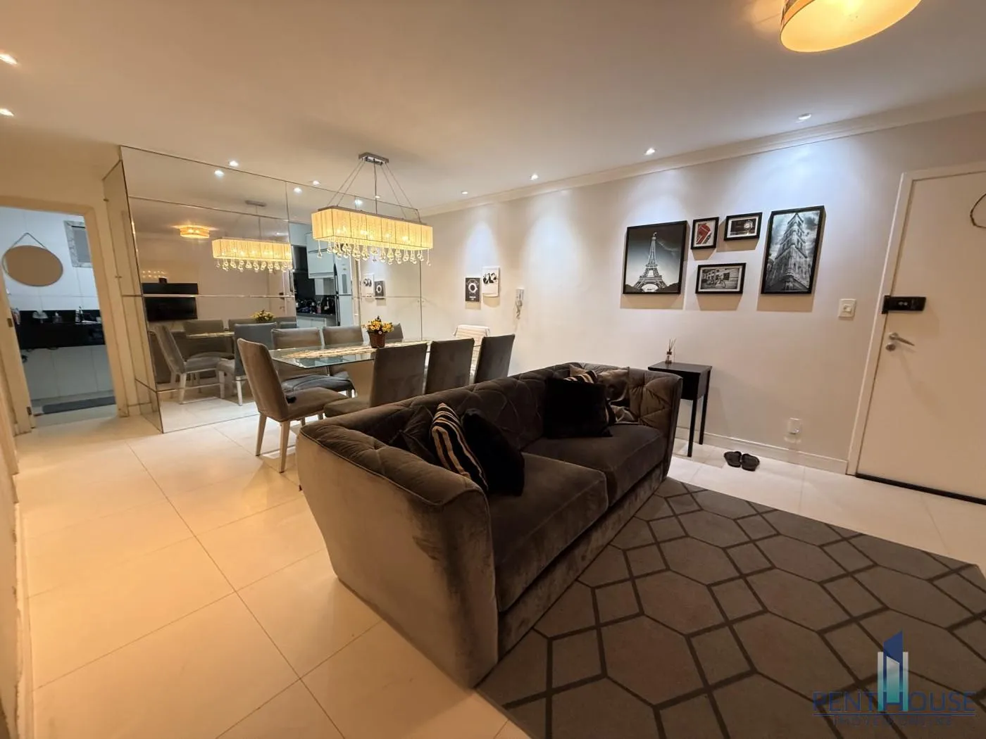 Imagem Apartamento Zona Central para Venda em Balneário Camboriú, CENTRO, 2 dormitórios, 1 banheiro, 1 vaga
