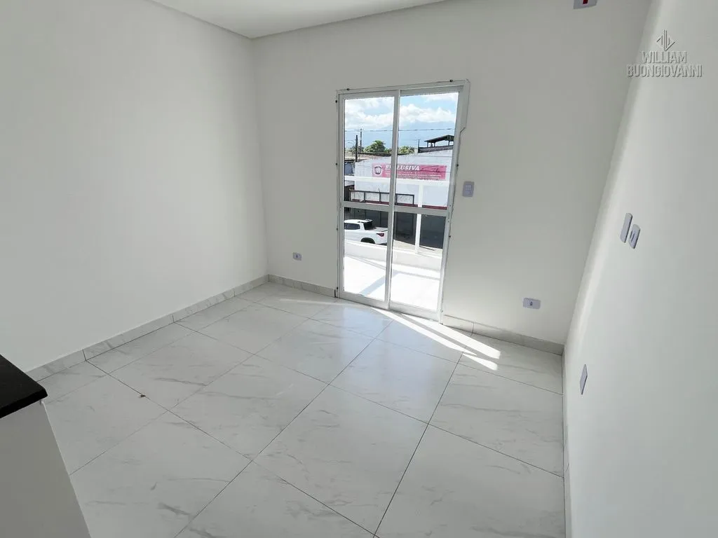 Imagem Casa de condomínio na Vila Tupi, 2 Dormitórios com Suíte! Sobreposta com Sacada!