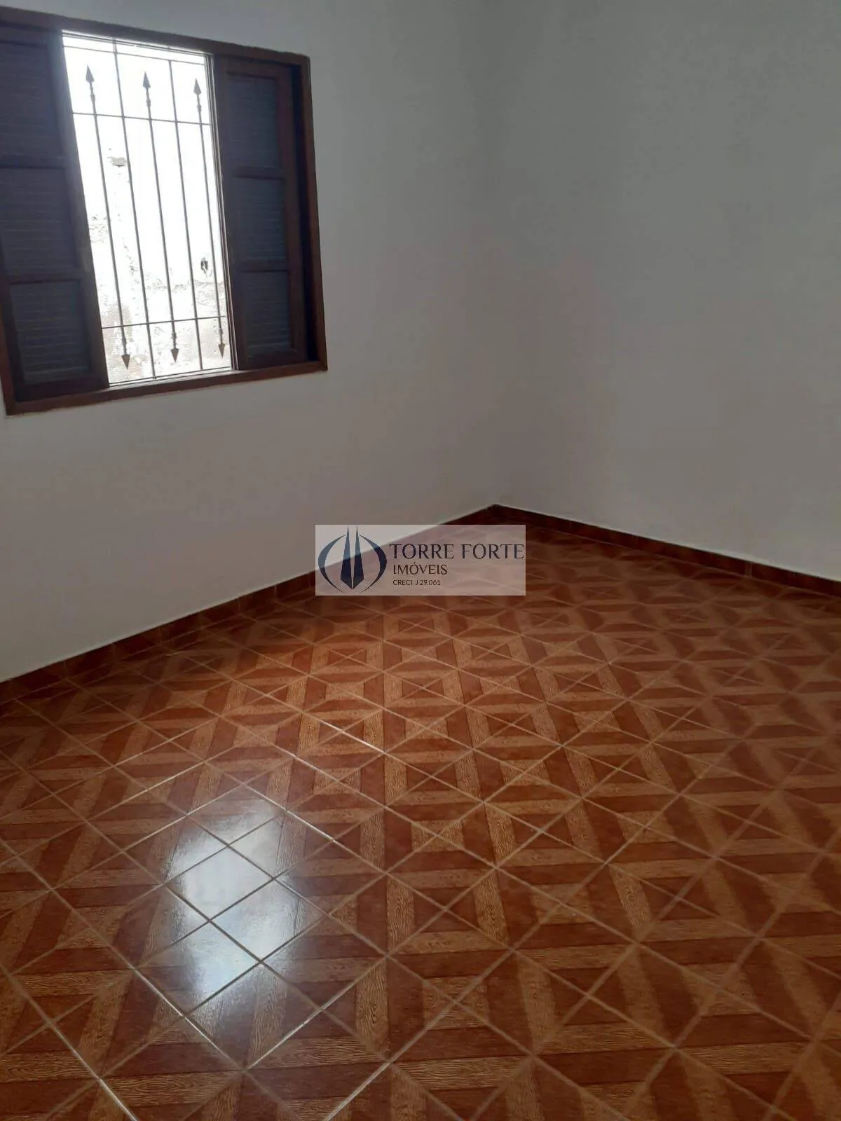 Imagem Casa Térrea, 180 m², 3 dormitórios sendo 2 suítes, Próximo AV ITINGUÇU