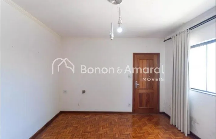 Imagem Casa Terrea com Edicula a venda no Parque Taquaral