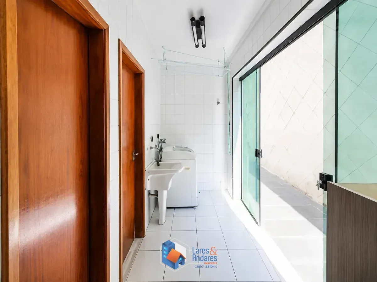 Imagem Sobrado para venda em Jardim São José (Zona Norte) com 3 quartos, sendo 1 suíte, 110m²