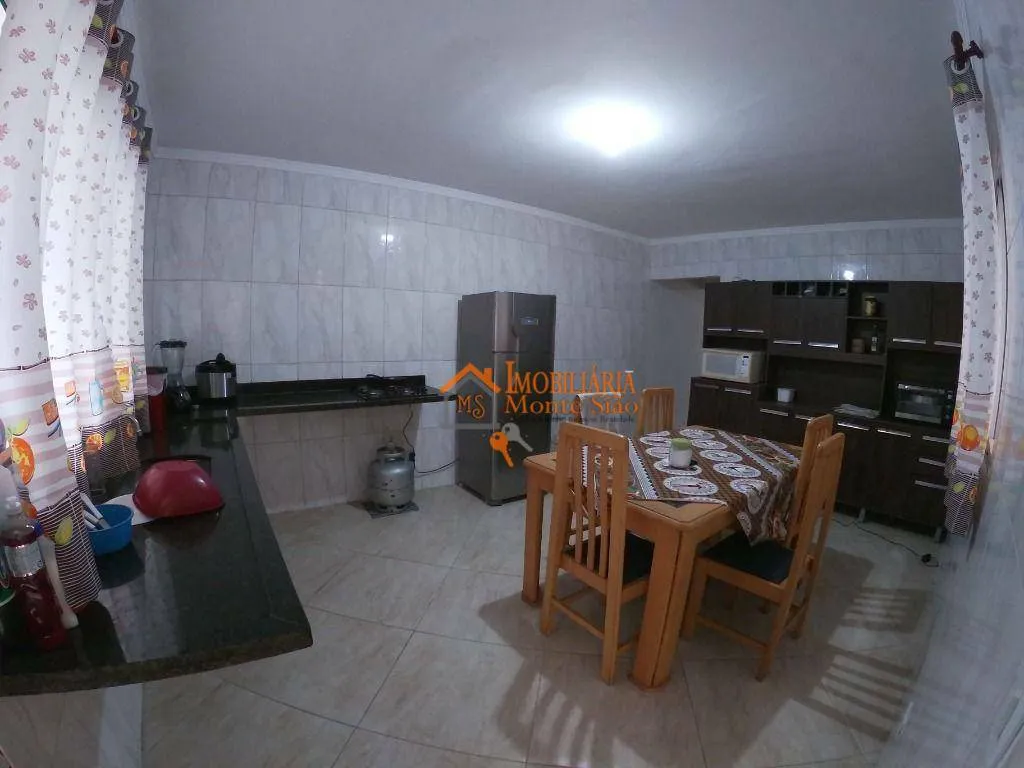 Imagem Sobrado com 3 dormitórios à venda, 224 m² por R$ 690.000,00 - Parque Flamengo - Guarulhos/SP