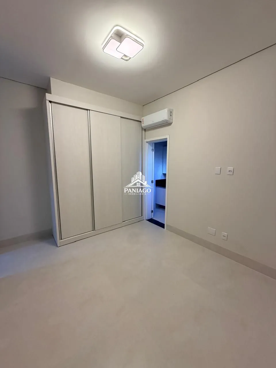 Imagem Casa Nova com 3 Suítes e Piscina à Venda no Condomínio Brisas