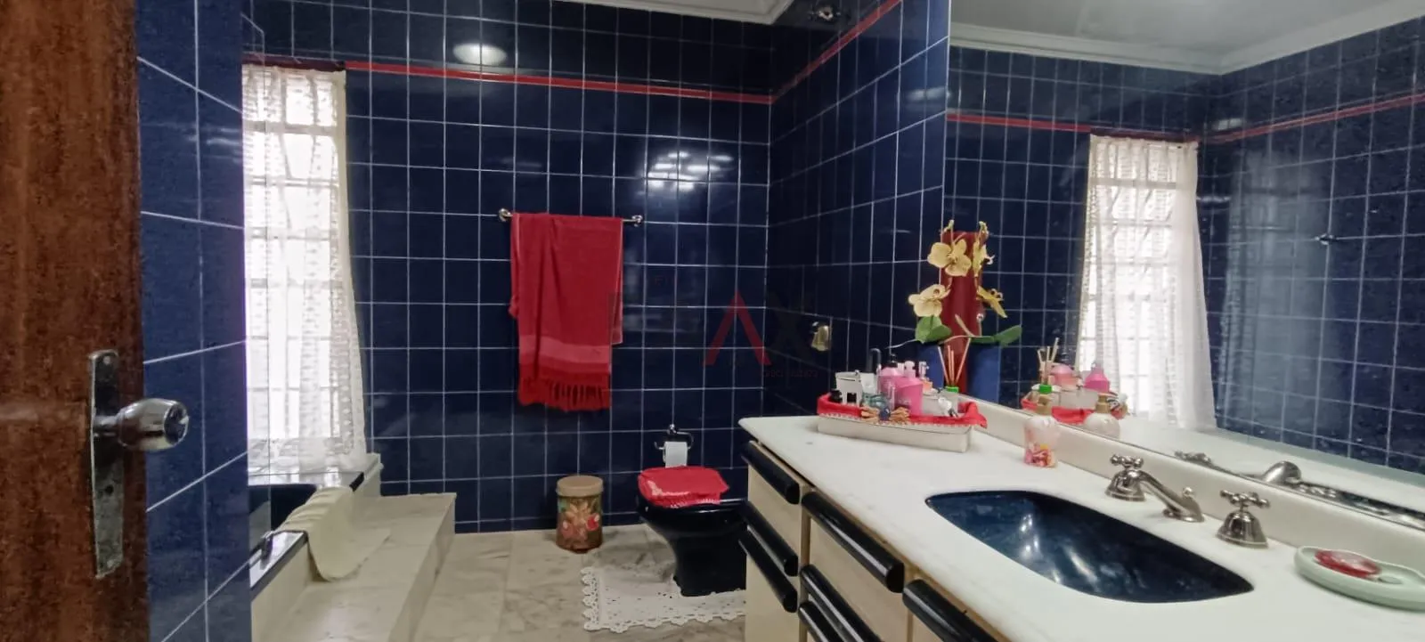 Imagem Sobrado com 6 dormitórios à venda,470.00 m , VILA BUCH, GUARAPUAVA - PR