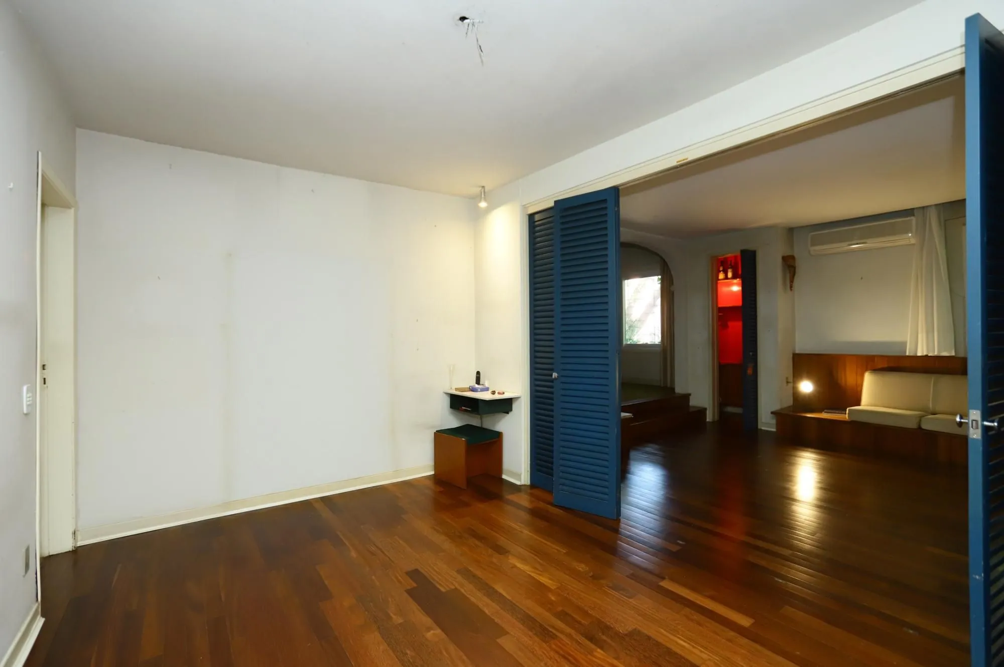 Imagem Casa no Bairro Petrópolis em Porto Alegre - Rua calma junto Av. Protásio Alves