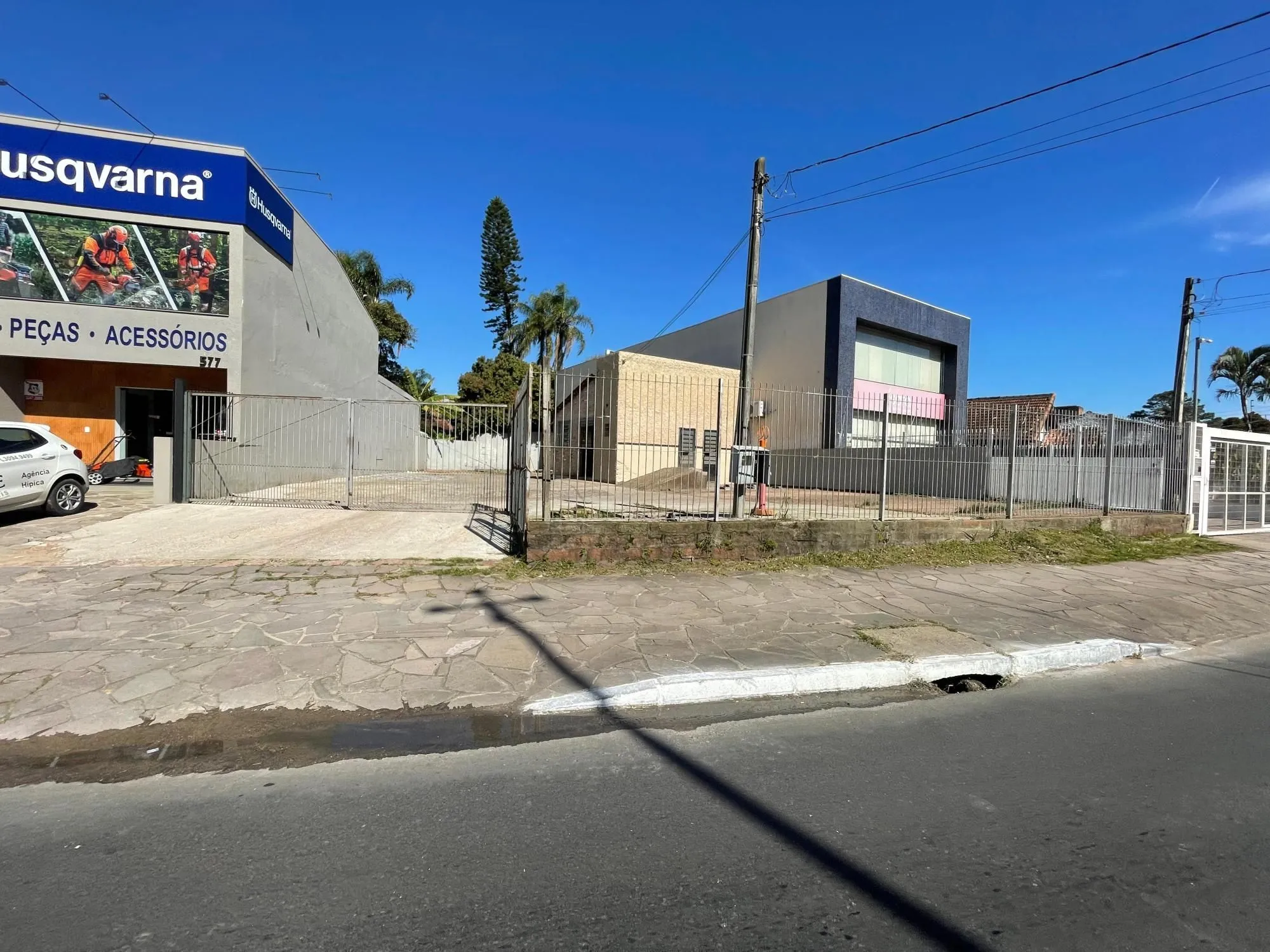 Imagem Dois terrenos lado a lado em localização estratégica de Ipanema - Porto Alegre Área total: 552 m²