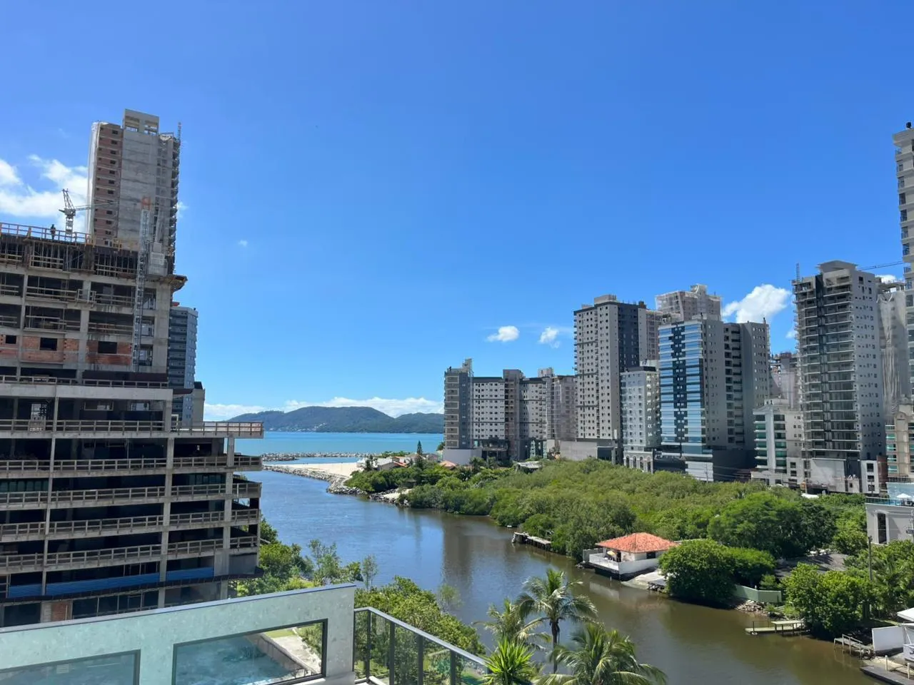 Imagem Apartamento com vista para o mar à venda com 132m2 por R$ 2.900.000,00