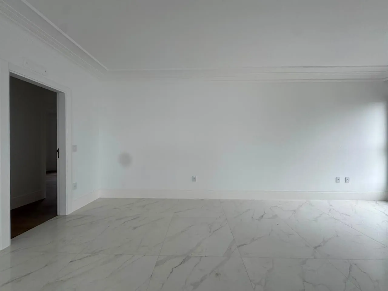 Imagem Apartamento com vista para o mar à venda com 208m2 por R$ 5.000.000,00