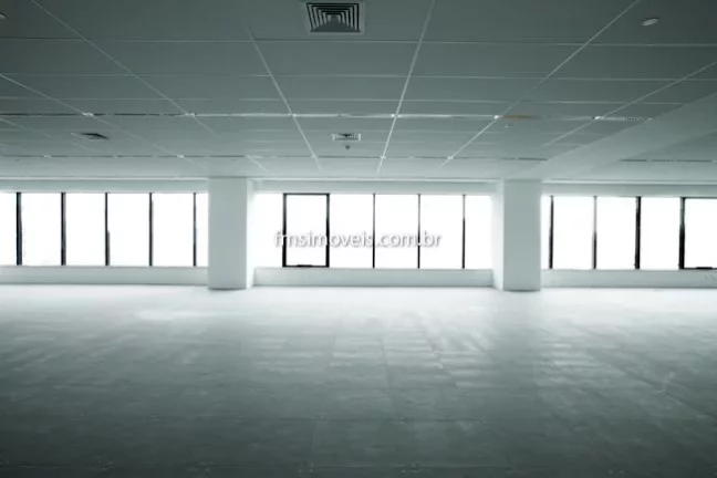 Imagem Conjunto Comercial com 541m2 na Av. Brigadeiro Faria Lima.