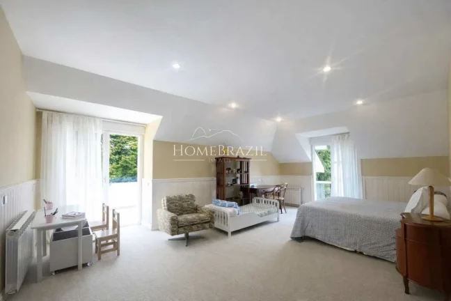 Imagem Casa à venda, com 4 quartos, 275m2
