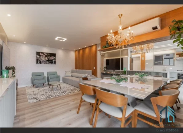 Imagem Apartamento mobiliado a venda, 03 quartos sendo 02 suítes, 02 vagas no Centro de Curitiba PR