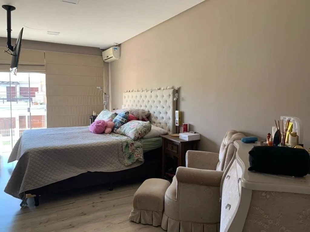 Imagem Sobrado para Venda - 300m², 3 dormitórios, sendo 2 suites, 1 vaga - Hípica Jardins Do Prado