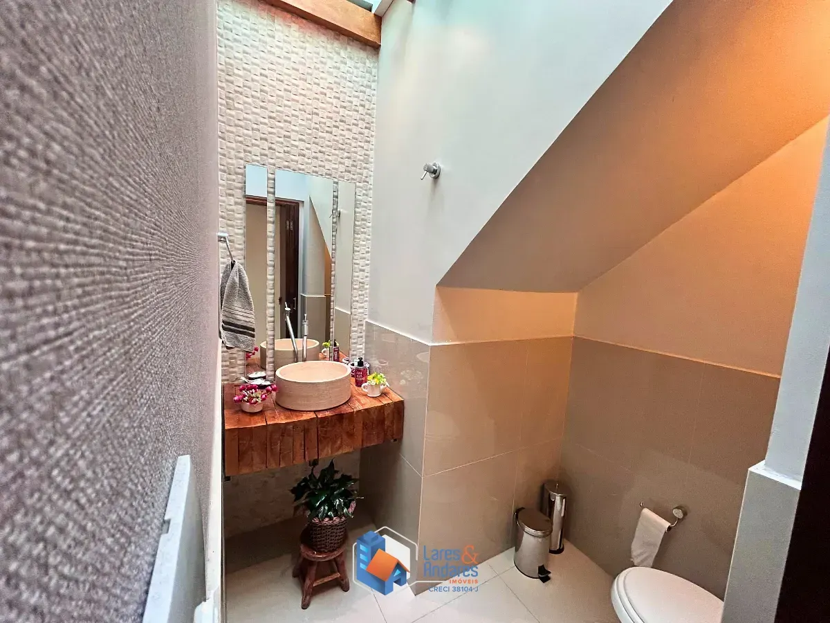 Imagem Sobrado para venda em Jardim Triana com 3 quartos, sendo 1 suíte, 102m²